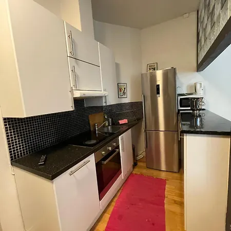 S, Center Apartment *
