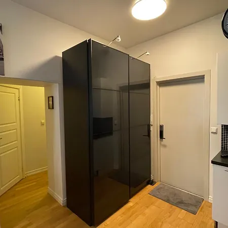 S, Center Apartment